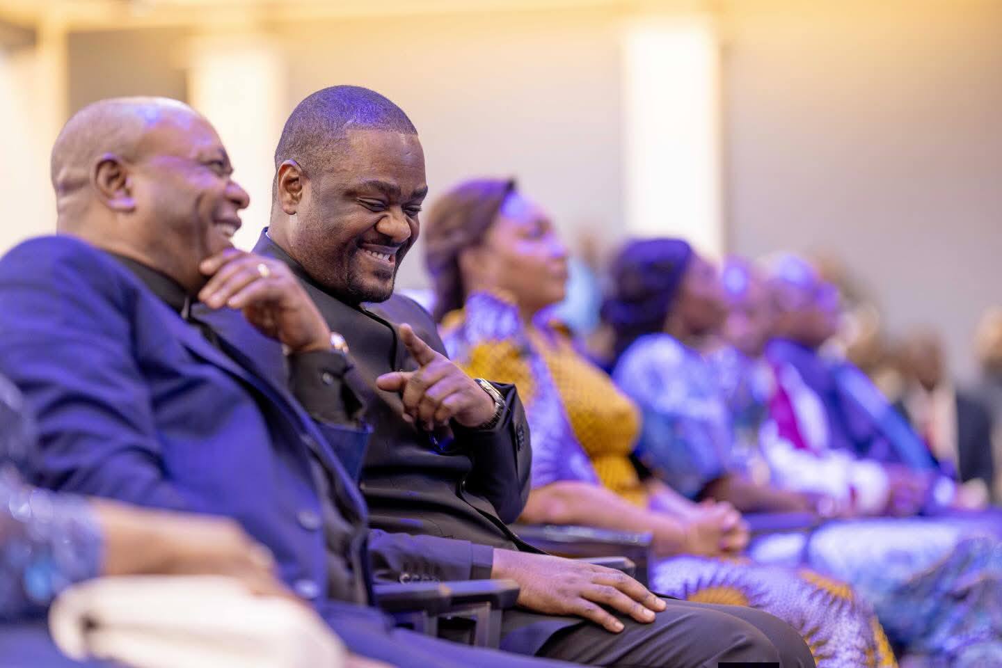 Pasteur Grace avec une personnalité